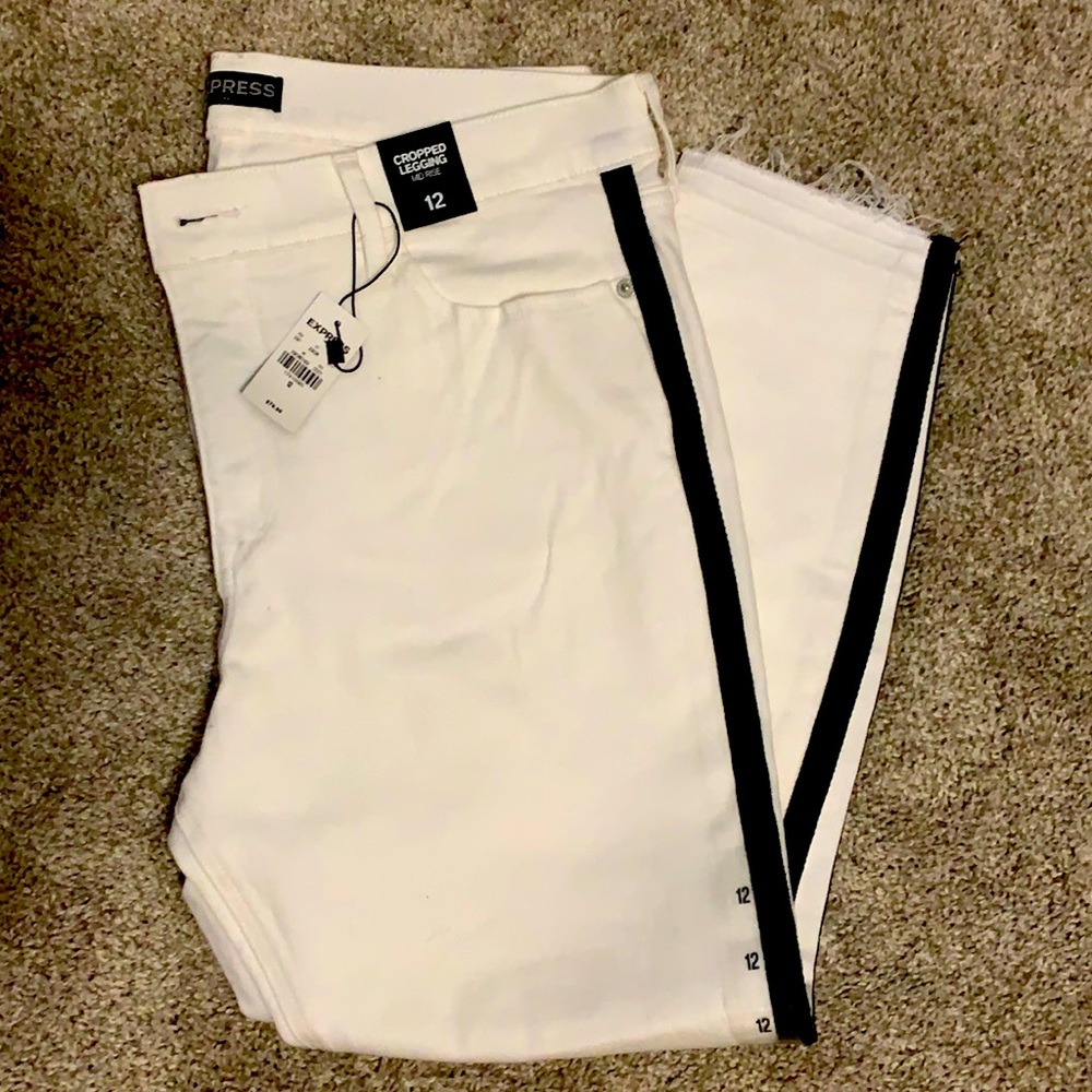 Cropped leggings. Mid rise